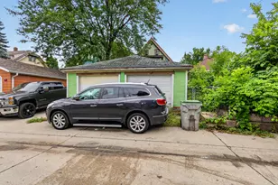 3911 W Roberts St, Milwaukee, WI 53208 - Photo 23
