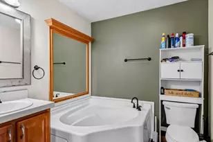 W8249 Woodview Dr, Onalaska, WI 54650 - Photo 15