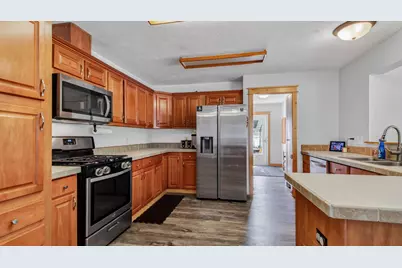 W8249  Woodview Dr, Onalaska, WI 54650 - Photo 3