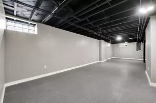 8208 W Keefe Ave, Milwaukee, WI 53222 - Photo 17