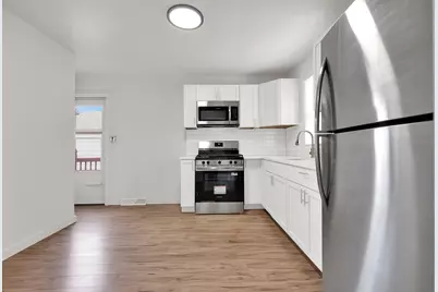 8208 W Keefe Ave, Milwaukee, WI 53222 - Photo 19