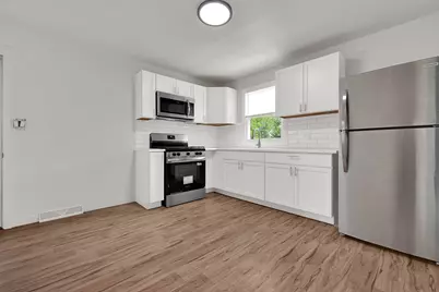 8208 W Keefe Ave, Milwaukee, WI 53222 - Photo 21