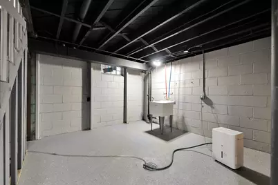 8208 W Keefe Ave, Milwaukee, WI 53222 - Photo 23