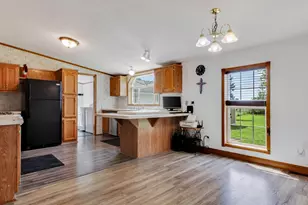 W8241 Woodview Dr, Onalaska, WI 54650 - Photo 5