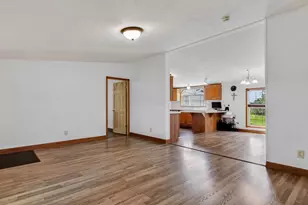 W8241 Woodview Dr, Onalaska, WI 54650 - Photo 7