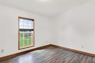 W8241 Woodview Dr, Onalaska, WI 54650 - Photo 15