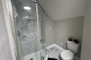 3716 W Branting Ln, Milwaukee, WI 53215 - Photo 11