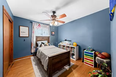 7001 W Burdick Ave, Milwaukee, WI 53219 - Photo 19