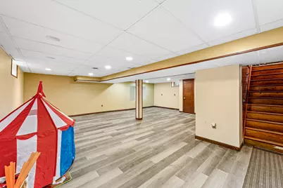 7001 W Burdick Ave, Milwaukee, WI 53219 - Photo 25