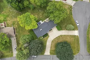 17265 Country Ln, Brookfield, WI 53045 - Photo 5