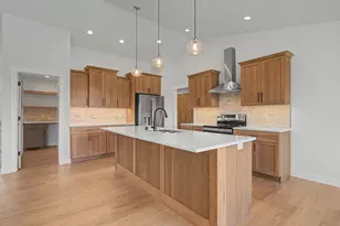 1618 Fox Glove St, Holmen, WI 54636 - Photo 9