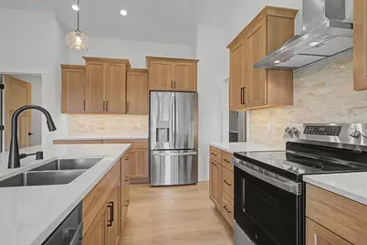 1618  Fox Glove St, Holmen, WI 54636 - Photo 11