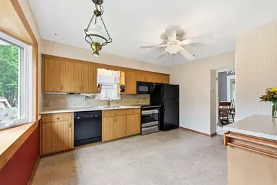 2205 N 71st St, Wauwatosa, WI 53213 - Photo 13
