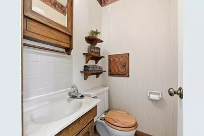 2205 N 71st St, Wauwatosa, WI 53213 - Photo 15