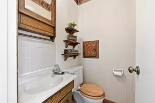 2205 N 71st St, Wauwatosa, WI 53213 - Photo 15