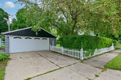 2205 N 71st St, Wauwatosa, WI 53213 - Photo 29