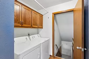 2070 Cliff-Alex Ct, Waukesha, WI 53189 - Photo 31