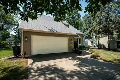 10541 W Pine Ridge Rd, Greenfield, WI 53228 - Photo 3