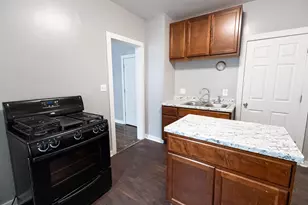 1554 W Chambers St, Milwaukee, WI 53206 - Photo 9
