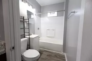 1554 W Chambers St, Milwaukee, WI 53206 - Photo 11