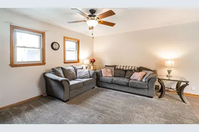 110 S Highland Ave, Thiensville, WI 53092 - Photo 3