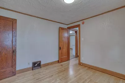 2225  S 82nd St, West Allis, WI 53219 - Photo 25