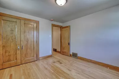 2225  S 82nd St, West Allis, WI 53219 - Photo 15