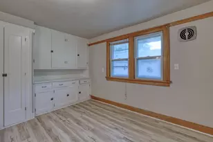 2225 S 82nd St, West Allis, WI 53219 - Photo 9