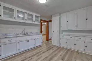 2225 S 82nd St, West Allis, WI 53219 - Photo 17