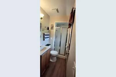 548  Oakwood Dr, Hartland, WI 53029 - Photo 15