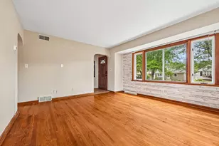 2935 S 93rd St, West Allis, WI 53227 - Photo 9