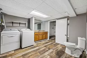 2935 S 93rd St, West Allis, WI 53227 - Photo 31