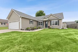 1409 E Pinecrest Ln, Elkhorn, WI 53121 - Photo 1
