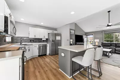 1409 E Pinecrest Ln, Elkhorn, WI 53121 - Photo 5