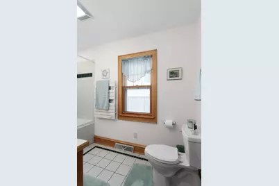 1329 N 70th St, Wauwatosa, WI 53213 - Photo 15