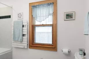 1329 N 70th St, Wauwatosa, WI 53213 - Photo 15