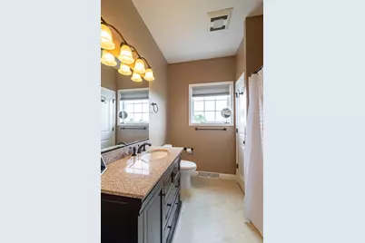 W3822  Highland Dr, Greenfield, WI 54601 - Photo 15
