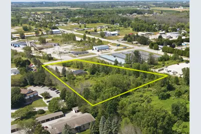 1801  Johnston Dr, Manitowoc, WI 54220 - Photo 23