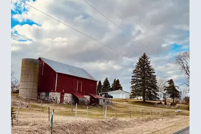 N2640  Bates Rd, Lyndon, WI 53011 - Photo 5