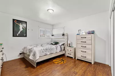 5850 S 14th St, Milwaukee, WI 53221 - Photo 11
