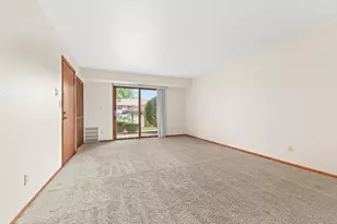 N82W13514 Fond du Lac Ave, Menomonee Falls, WI 53051 - Photo 9