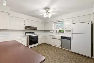 10042 W Tower Ave, Milwaukee, WI 53224 - Photo 11