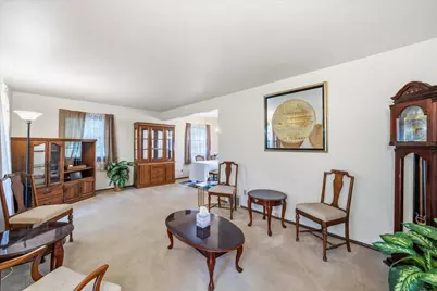2517 W Chestnut Rd, Mequon, WI 53092 - Photo 3