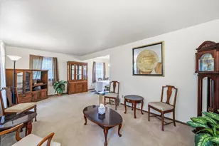 2517 W Chestnut Rd, Mequon, WI 53092 - Photo 3