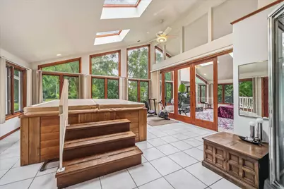 2517 W Chestnut Rd, Mequon, WI 53092 - Photo 17
