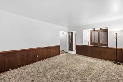 2517 W Chestnut Rd, Mequon, WI 53092 - Photo 15