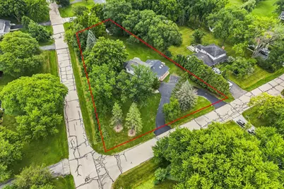 2517 W Chestnut Rd, Mequon, WI 53092 - Photo 51