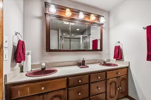 2517 W Chestnut Rd, Mequon, WI 53092 - Photo 25