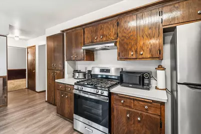 2517 W Chestnut Rd, Mequon, WI 53092 - Photo 11