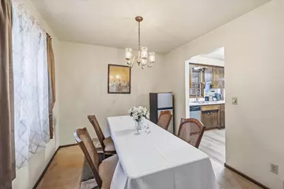 2517 W Chestnut Rd, Mequon, WI 53092 - Photo 7